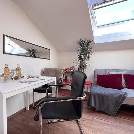 Apartment Mitten Im Zentrum Mit Sonniger Terrasse