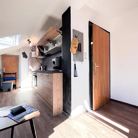 Apartment Mitten Im Zentrum Mit Sonniger Terrasse