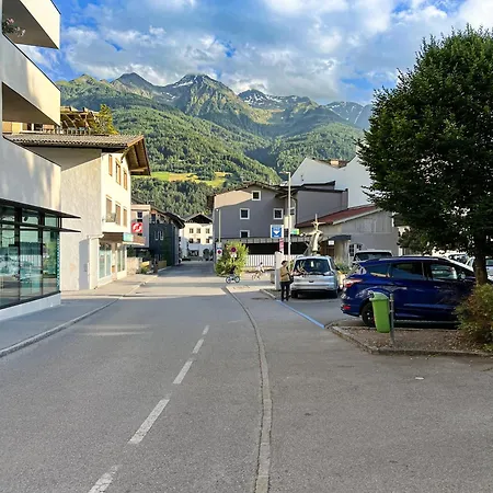 Mitten Im Zentrum Mit Sonniger Terrasse