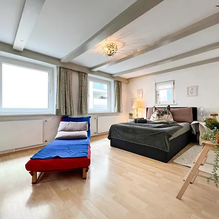 Mitten Im Zentrum Mit Sonniger Terrasse