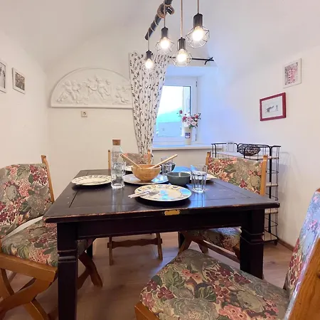 Apartment Mitten Im Zentrum Mit Sonniger Terrasse