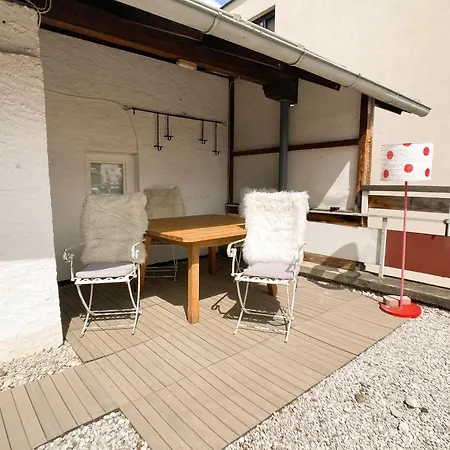 Mitten Im Zentrum Mit Sonniger Terrasse