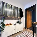 Апартаменты Mitten Im Zentrum Mit Sonniger Terrasse *