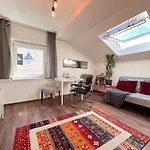 Lägenhet Mitten Im Zentrum Mit Sonniger Terrasse *