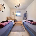 Mitten Im Zentrum Mit Sonniger Terrasse Апартаменты
