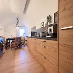 Mitten Im Zentrum Mit Sonniger Terrasse * Тельфс