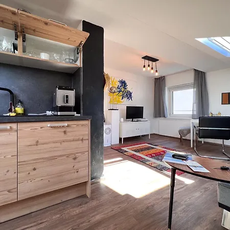 Mitten Im Zentrum Mit Sonniger Terrasse * تيلفس