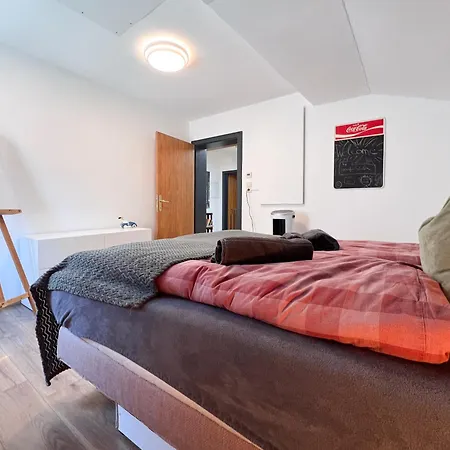 Mitten Im Zentrum Mit Sonniger Terrasse Апартаменты *
