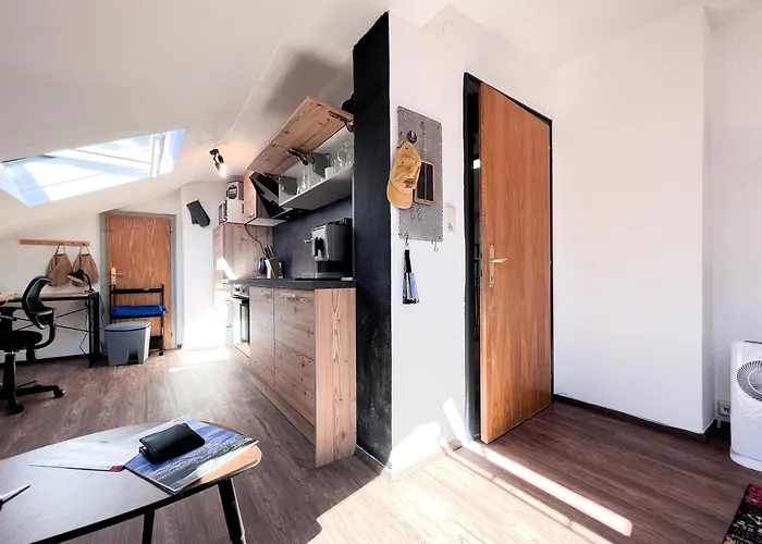 شقة Mitten Im Zentrum Mit Sonniger Terrasse